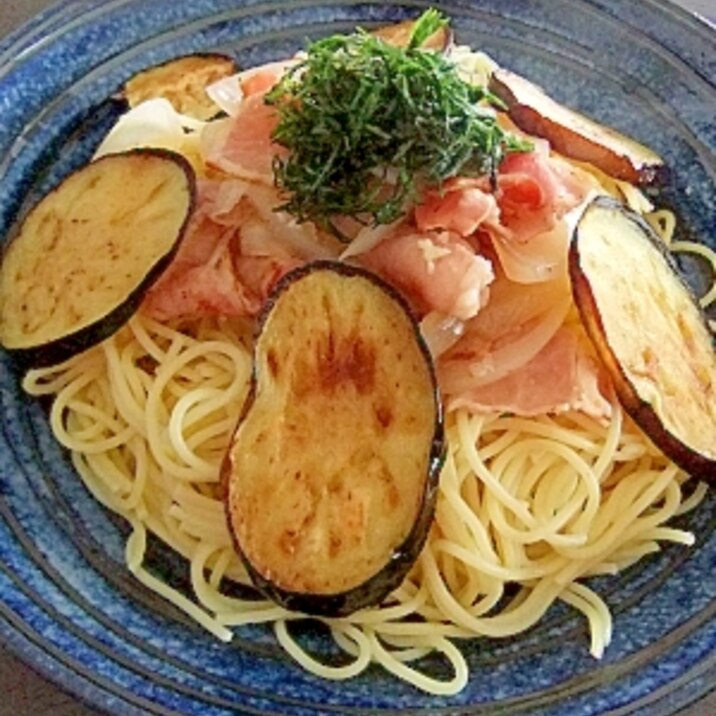 揚げ茄子とベーコンの和パスタ★大葉乗せ